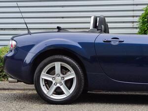 Mazda MX-5 1.8i Icon Euro 4 2dr