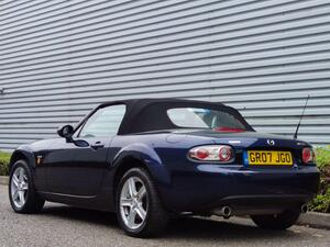 Mazda MX-5 1.8i Icon Euro 4 2dr