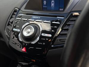 Ford Fiesta 1.0T EcoBoost Titanium EURO 6 (s/s) 3dr