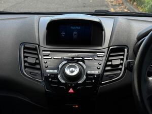 Ford Fiesta 1.0T EcoBoost Titanium EURO 6 (s/s) 3dr