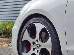 Volkswagen Golf 2.0 TSI GTI Hatchback 3dr Petrol DSG EURO 5 (210 PS)