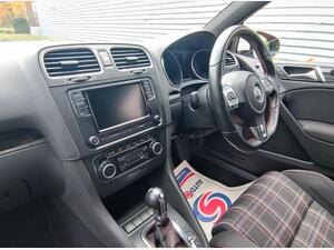 Volkswagen Golf 2.0 TSI GTI Hatchback 3dr Petrol DSG EURO 5 (210 PS)