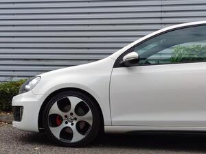 Volkswagen Golf 2.0 TSI GTI Hatchback 3dr Petrol DSG EURO 5 (210 PS)