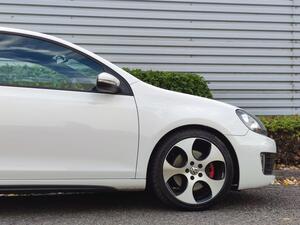 Volkswagen Golf 2.0 TSI GTI Hatchback 3dr Petrol DSG EURO 5 (210 PS)