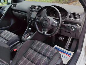 Volkswagen Golf 2.0 TSI GTI Hatchback 3dr Petrol DSG EURO 5 (210 PS)