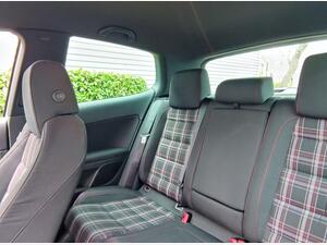 Volkswagen Golf 2.0 TSI GTI Hatchback 3dr Petrol DSG EURO 5 (210 PS)