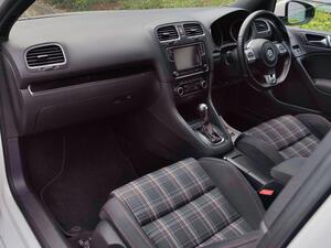 Volkswagen Golf 2.0 TSI GTI Hatchback 3dr Petrol DSG EURO 5 (210 PS)