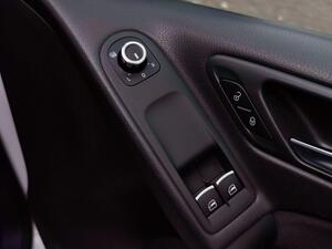 Volkswagen Golf 2.0 TSI GTI Hatchback 3dr Petrol DSG EURO 5 (210 PS)