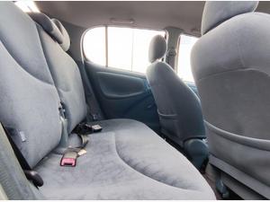 Toyota Yaris 1.3 VVT-i 16v GLS 5dr