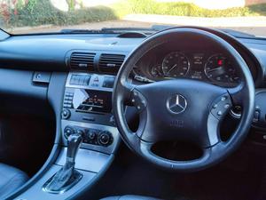 Mercedes-Benz C Class 2.5 C230 Avantgarde SE 7G-Tronic 4dr