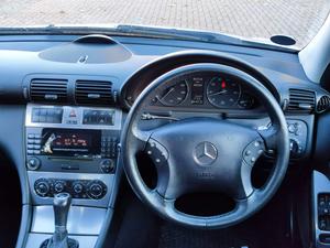 Mercedes-Benz C Class 2.5 C230 Avantgarde SE 7G-Tronic 4dr