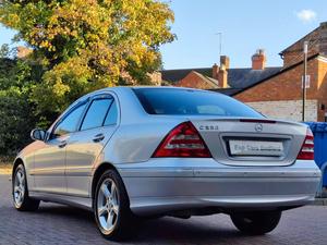 Mercedes-Benz C Class 2.5 C230 Avantgarde SE 7G-Tronic 4dr