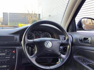 Volkswagen Passat 1.9 TDI PD Highline Plus 5dr