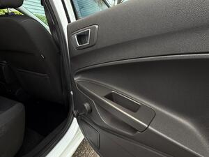 Ford Fiesta 1.0T EcoBoost Titanium EURO 5 (s/s) 5dr