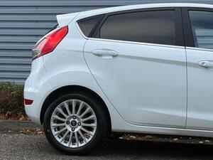 Ford Fiesta 1.0T EcoBoost Titanium EURO 5 (s/s) 5dr