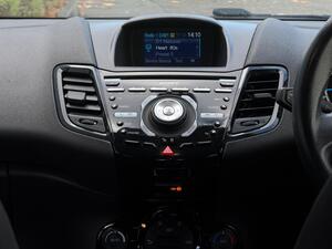 Ford Fiesta 1.0T EcoBoost Titanium EURO 5 (s/s) 5dr