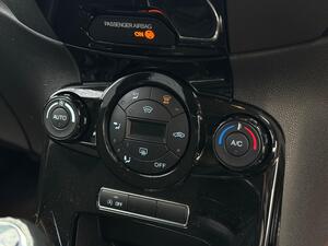 Ford Fiesta 1.0T EcoBoost Titanium EURO 5 (s/s) 5dr