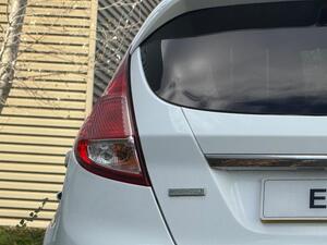 Ford Fiesta 1.0T EcoBoost Titanium EURO 5 (s/s) 5dr