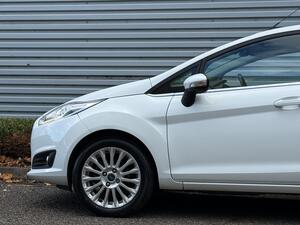 Ford Fiesta 1.0T EcoBoost Titanium EURO 5 (s/s) 5dr