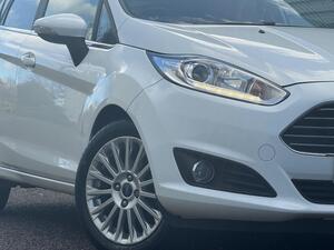 Ford Fiesta 1.0T EcoBoost Titanium EURO 5 (s/s) 5dr