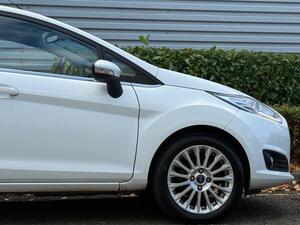 Ford Fiesta 1.0T EcoBoost Titanium EURO 5 (s/s) 5dr