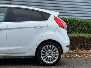 Ford Fiesta 1.0T EcoBoost Titanium EURO 5 (s/s) 5dr