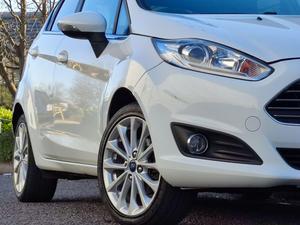 Ford Fiesta 1.5 TDCi Titanium Euro 5 5dr