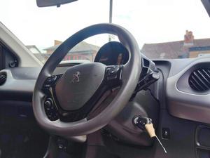 Peugeot 108 1.0 Active Euro 6 5dr