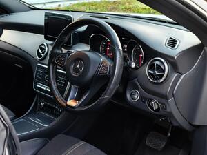 Mercedes-Benz CLA 2.1 CLA220d Sport Coupe 4dr Diesel 7G-DCT EURO 6 (s/s) (177 PS)