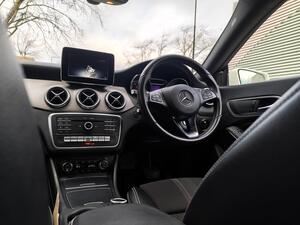 Mercedes-Benz CLA 2.1 CLA220d Sport Coupe 4dr Diesel 7G-DCT EURO 6 (s/s) (177 PS)