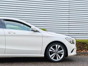 Mercedes-Benz CLA 2.1 CLA220d Sport Coupe 4dr Diesel 7G-DCT EURO 6 (s/s) (177 PS)