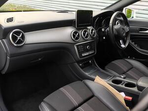 Mercedes-Benz CLA 2.1 CLA220d Sport Coupe 4dr Diesel 7G-DCT EURO 6 (s/s) (177 PS)