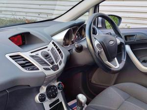 Ford Fiesta 1.25 Zetec 5dr