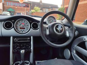 MINI Hatch 1.6 One CVT Euro 3 3dr