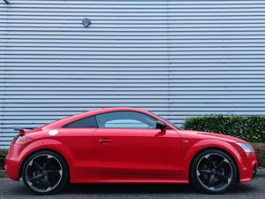 Audi TT 2.0 TDI Black Edition quattro Euro 5 3dr