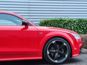 Audi TT 2.0 TDI Black Edition quattro Euro 5 3dr