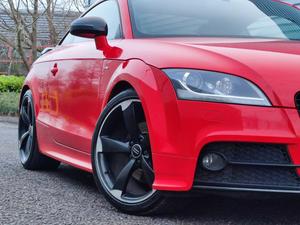 Audi TT 2.0 TDI Black Edition quattro Euro 5 3dr