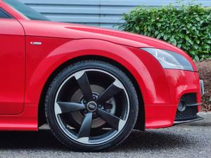 Audi TT 2.0 TDI Black Edition quattro Euro 5 3dr