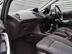 Ford Fiesta 1.0T EcoBoost Zetec Black Edition Euro 6 (s/s) 5dr