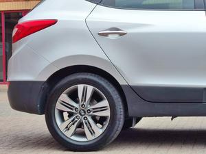 Hyundai ix35 2.0 CRDi Premium SUV 5dr Diesel Auto 4WD Euro 5 (134 bhp)