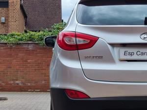 Hyundai ix35 2.0 CRDi Premium SUV 5dr Diesel Auto 4WD Euro 5 (134 bhp)