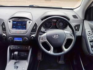 Hyundai ix35 2.0 CRDi Premium SUV 5dr Diesel Auto 4WD Euro 5 (134 bhp)