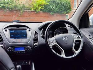 Hyundai ix35 2.0 CRDi Premium SUV 5dr Diesel Auto 4WD Euro 5 (134 bhp)