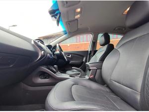 Hyundai ix35 2.0 CRDi Premium SUV 5dr Diesel Auto 4WD Euro 5 (134 bhp)