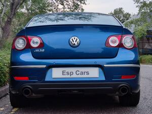 Volkswagen Passat 3.6 FSI V6 R36 DSG 4Motion Euro 5 4dr