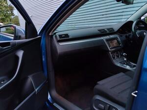 Volkswagen Passat 3.6 FSI V6 R36 DSG 4Motion Euro 5 4dr
