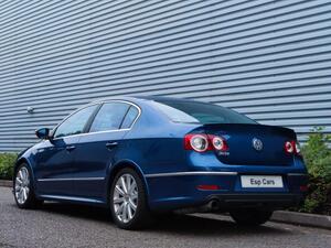 Volkswagen Passat 3.6 FSI V6 R36 DSG 4Motion Euro 5 4dr
