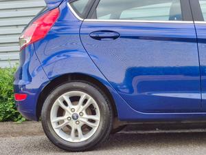 Ford Fiesta 1.0T EcoBoost Zetec Euro 5 (s/s) 5dr