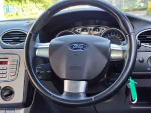 Ford Focus 1.6 Zetec 5dr