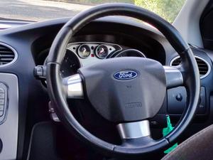 Ford Focus 1.6 Zetec 5dr